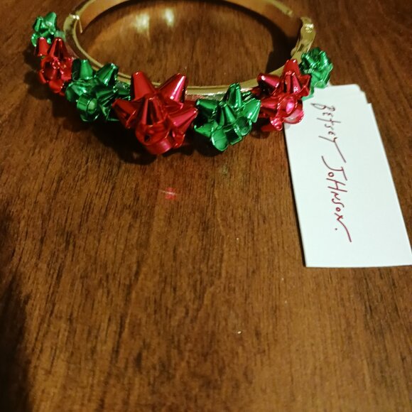 BETSEY JOHNSON Bow Hinged Bangle Bracelet - Picture 3 of 3